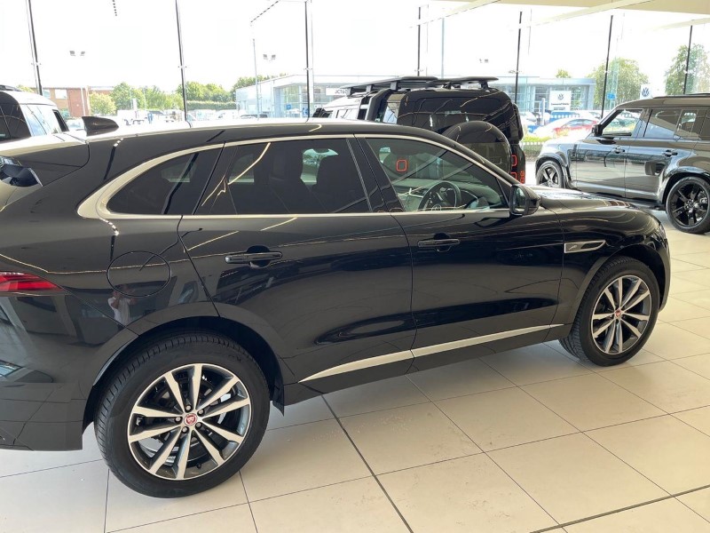 2022 (22) JAGUAR F-PACE 2.0 D200 R-Dynamic SE 5dr Auto AWD 5776896