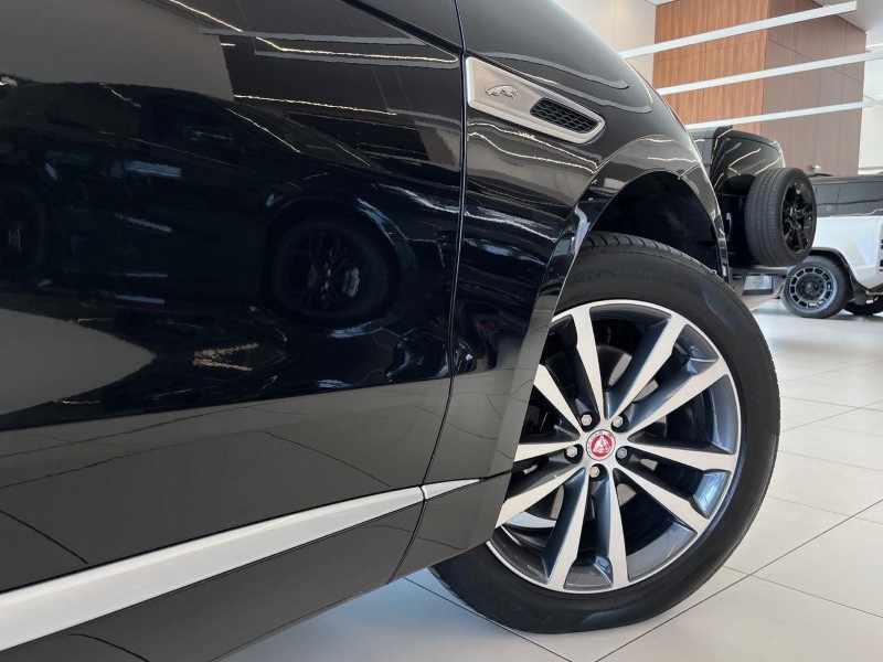 2022 (22) JAGUAR F-PACE 2.0 D200 R-Dynamic SE 5dr Auto AWD 5776892
