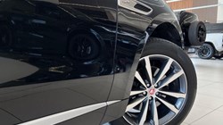 2022 (22) JAGUAR F-PACE 2.0 D200 R-Dynamic SE 5dr Auto AWD 5776892