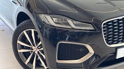 2022 (22) JAGUAR F-PACE 2.0 D200 R-Dynamic SE 5dr Auto AWD 5776885