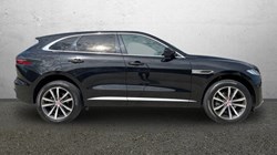 2022 (22) JAGUAR F-PACE 2.0 D200 R-Dynamic SE 5dr Auto AWD 5776849