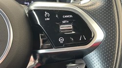 2022 (22) JAGUAR F-PACE 2.0 D200 R-Dynamic SE 5dr Auto AWD 5776870
