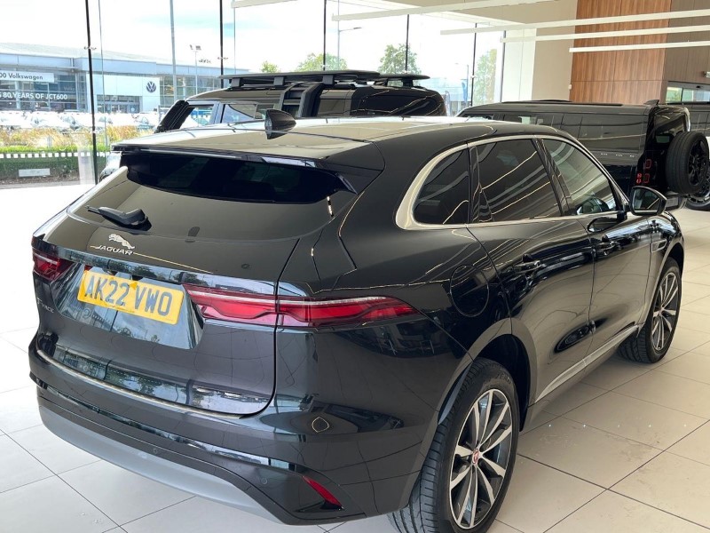 2022 (22) JAGUAR F-PACE 2.0 D200 R-Dynamic SE 5dr Auto AWD 5776897