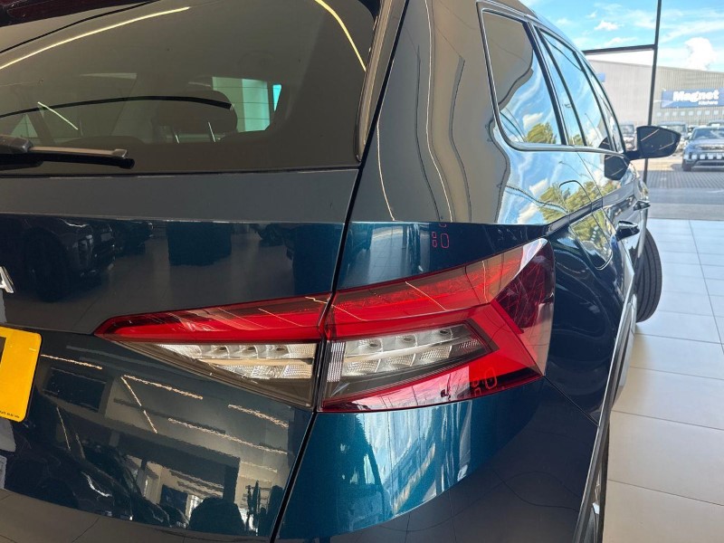 2021 (21) SKODA KODIAQ 1.5 TSI SE Drive 5dr DSG [7 Seat] 5853573