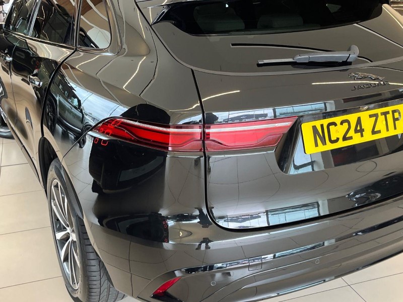 2024 (24) JAGUAR F-PACE 2.0 D200 R-Dynamic SE Black 5dr Auto AWD 5841571