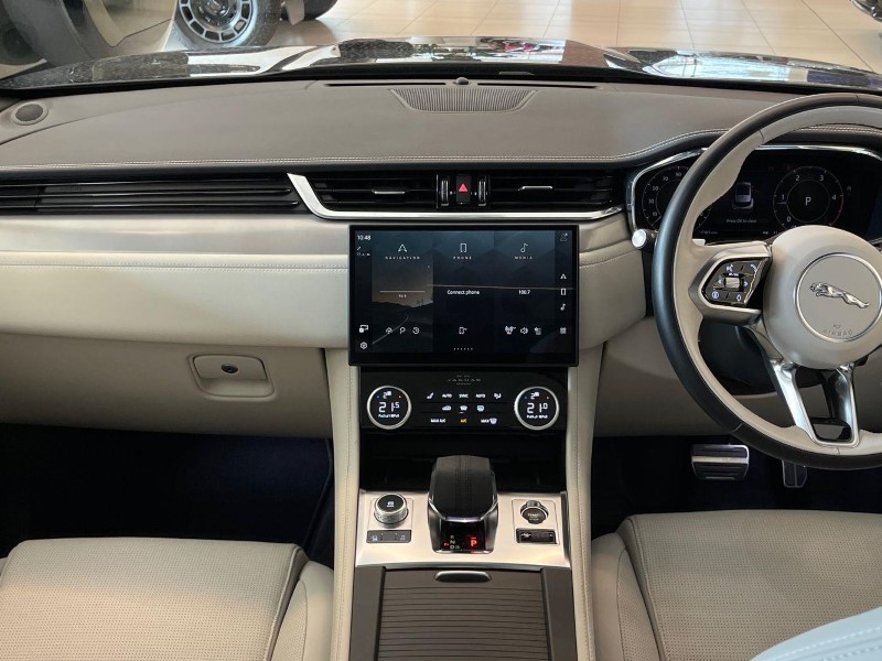 2024 (24) JAGUAR F-PACE 2.0 D200 R-Dynamic SE Black 5dr Auto AWD 5841535