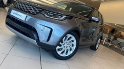 2021 (71) LAND ROVER DISCOVERY 3.0 D250 S 5dr Auto 5845181