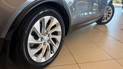 2021 (71) LAND ROVER DISCOVERY 3.0 D250 S 5dr Auto 5845177