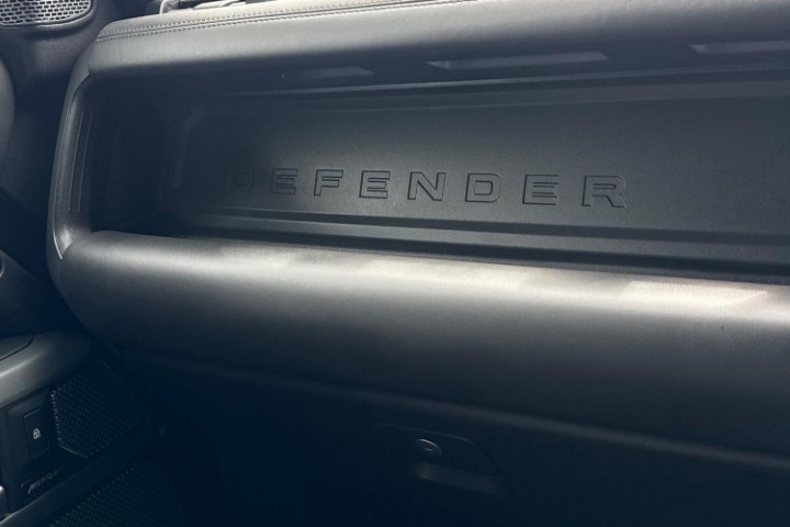 2024 (24) LAND ROVER COMMERCIAL DEFENDER 3.0 D300 Hard Top X-Dynamic HSE Auto 5612358
