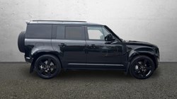 2024 (24) LAND ROVER COMMERCIAL DEFENDER 3.0 D300 Hard Top X-Dynamic HSE Auto 5612326