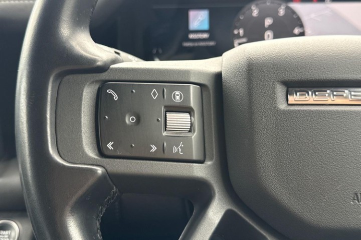 2024 (24) LAND ROVER COMMERCIAL DEFENDER 3.0 D300 Hard Top X-Dynamic HSE Auto 5612349