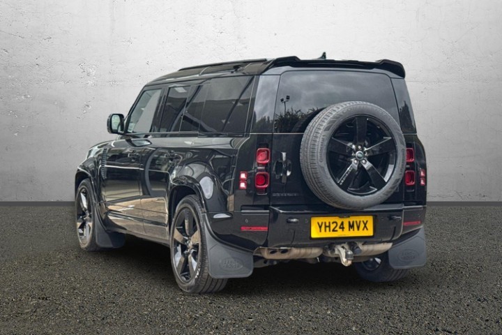2024 (24) LAND ROVER COMMERCIAL DEFENDER 3.0 D300 Hard Top X-Dynamic HSE Auto