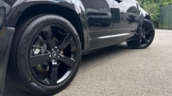 2024 (24) LAND ROVER COMMERCIAL DEFENDER 3.0 D300 Hard Top X-Dynamic HSE Auto 5612370