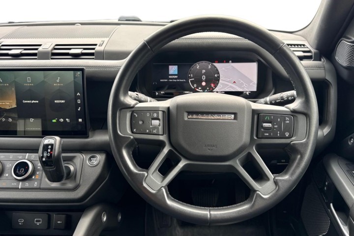 2024 (24) LAND ROVER COMMERCIAL DEFENDER 3.0 D300 Hard Top X-Dynamic HSE Auto 5612336
