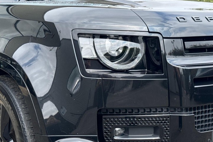2024 (24) LAND ROVER COMMERCIAL DEFENDER 3.0 D300 Hard Top X-Dynamic HSE Auto 5612338