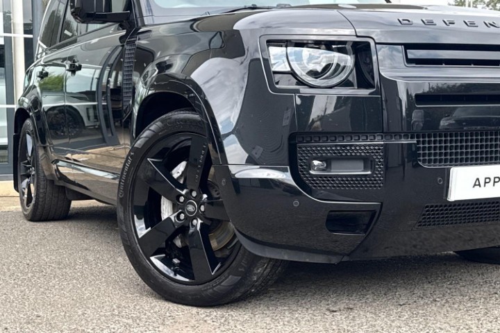 2024 (24) LAND ROVER COMMERCIAL DEFENDER 3.0 D300 Hard Top X-Dynamic HSE Auto 5612364