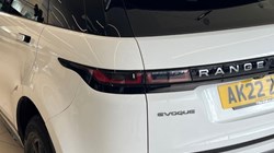 2022 (22) LAND ROVER RANGE ROVER EVOQUE 2.0 D165 R-Dynamic 5dr Auto 5821720