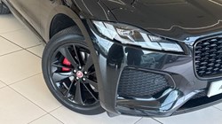 2022 (22) JAGUAR F-PACE 2.0 D200 R-Dynamic Black 5dr Auto AWD 5841622