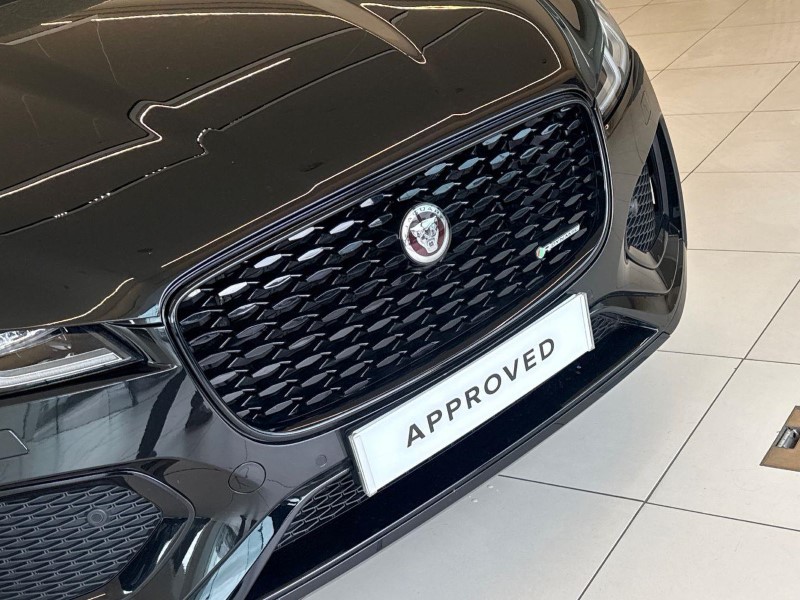 2022 (22) JAGUAR F-PACE 2.0 D200 R-Dynamic Black 5dr Auto AWD 5841623