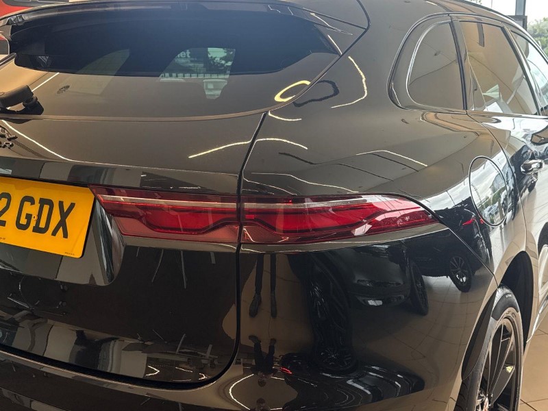 2022 (22) JAGUAR F-PACE 2.0 D200 R-Dynamic Black 5dr Auto AWD 5841627