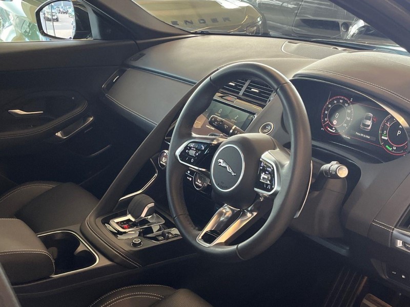2023 (73) JAGUAR E-PACE 1.5 P300e R-Dynamic SE Black 5dr Auto 5820895