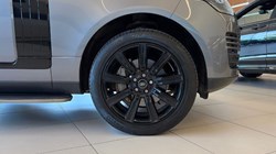 2021 (21) LAND ROVER RANGE ROVER 3.0 D300 Westminster Black 4dr Auto 5824020