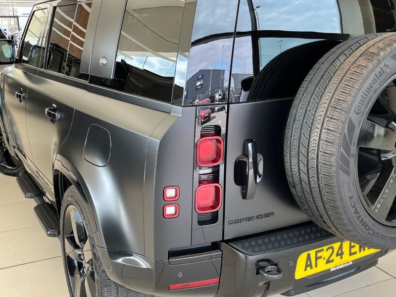 2024 (24) LAND ROVER DEFENDER 2.0 P400e X-Dynamic HSE 110 5dr Auto 5842741