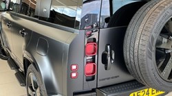 2024 (24) LAND ROVER DEFENDER 2.0 P400e X-Dynamic HSE 110 5dr Auto 5842741