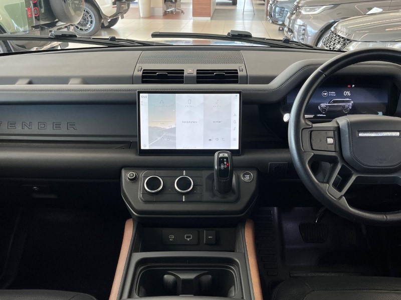 2024 (24) LAND ROVER DEFENDER 2.0 P400e X-Dynamic HSE 110 5dr Auto 5842736