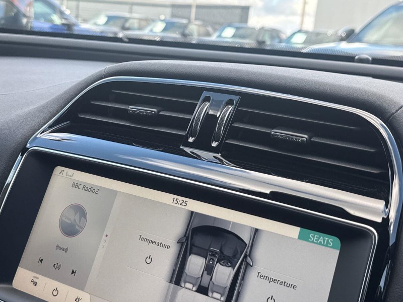 2019 (19) JAGUAR XE 2.0 Ingenium R-Sport 4dr Auto 5822761