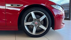 2019 (19) JAGUAR XE 2.0 Ingenium R-Sport 4dr Auto 5822735