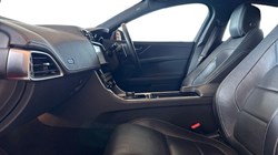 2019 (19) JAGUAR XE 2.0 Ingenium R-Sport 4dr Auto 5822730