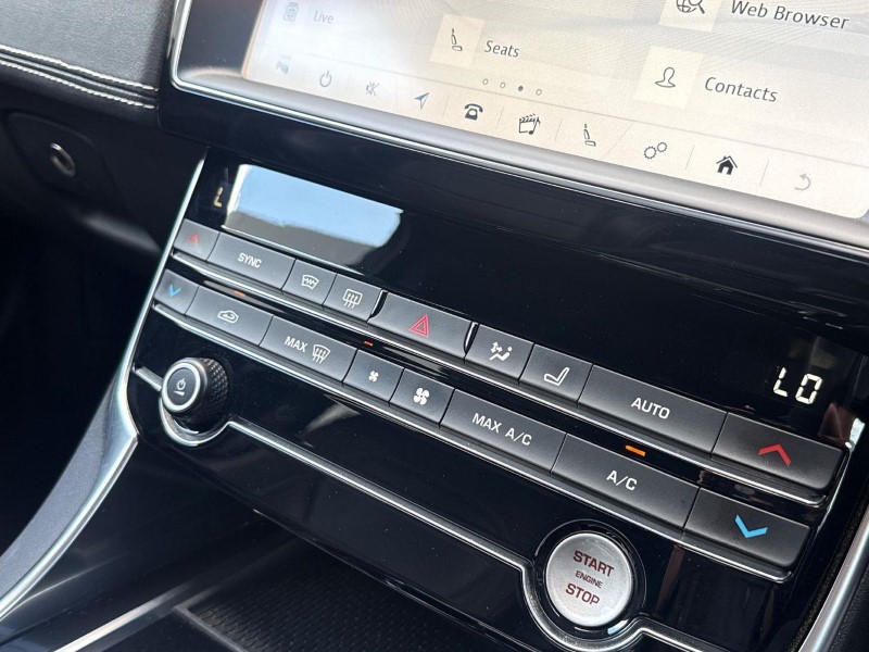 2019 (19) JAGUAR XE 2.0 Ingenium R-Sport 4dr Auto 5822758
