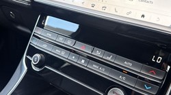 2019 (19) JAGUAR XE 2.0 Ingenium R-Sport 4dr Auto 5822758