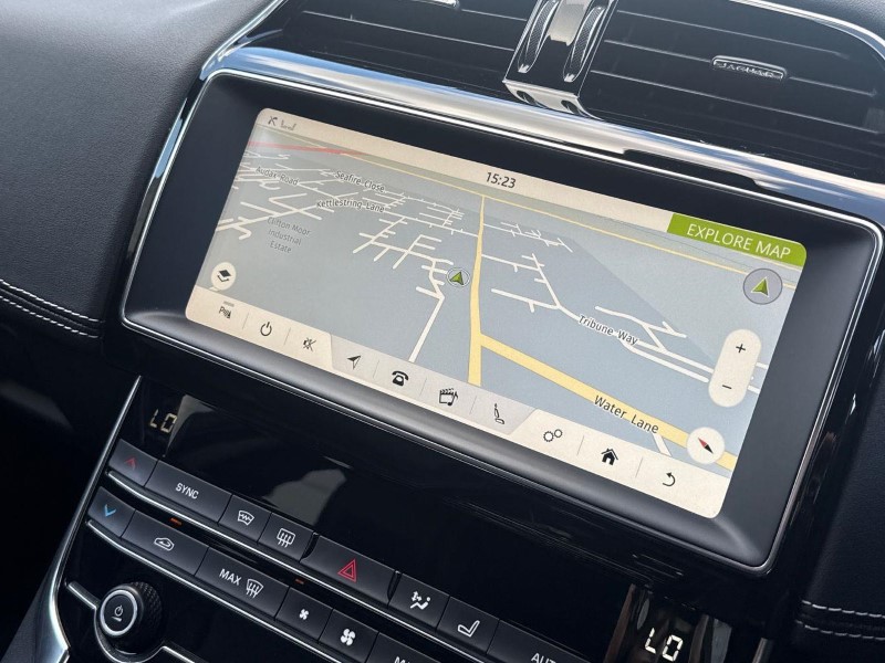2019 (19) JAGUAR XE 2.0 Ingenium R-Sport 4dr Auto 5822738