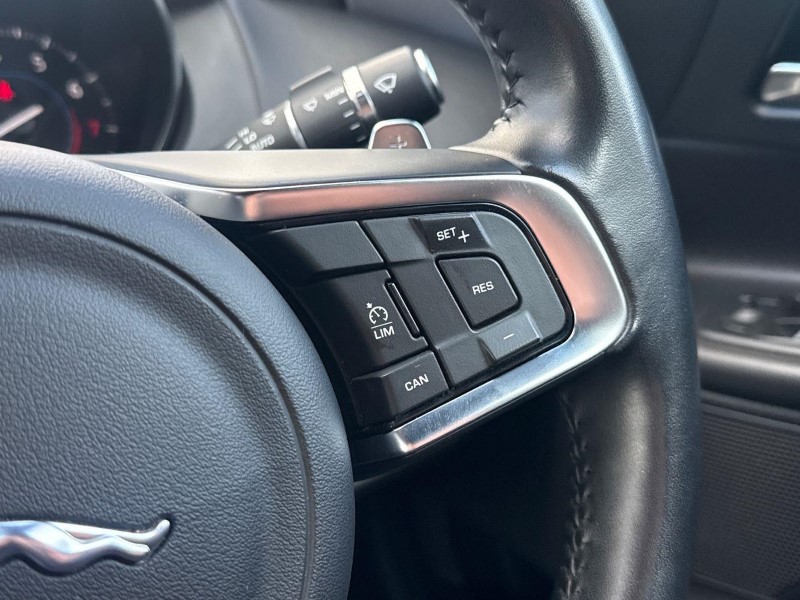 2019 (19) JAGUAR XE 2.0 Ingenium R-Sport 4dr Auto 5822755