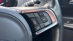 2019 (19) JAGUAR XE 2.0 Ingenium R-Sport 4dr Auto 5822755
