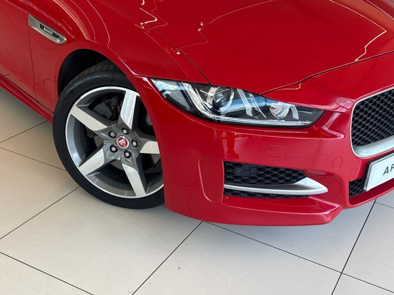 2019 (19) JAGUAR XE 2.0 Ingenium R-Sport 4dr Auto 5822764