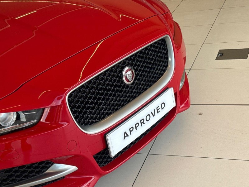 2019 (19) JAGUAR XE 2.0 Ingenium R-Sport 4dr Auto 5822765