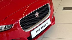 2019 (19) JAGUAR XE 2.0 Ingenium R-Sport 4dr Auto 5822765