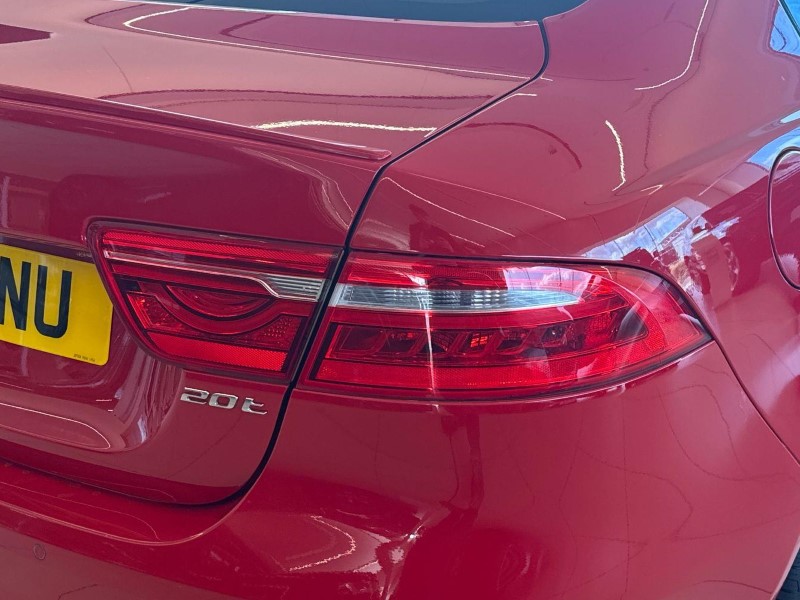 2019 (19) JAGUAR XE 2.0 Ingenium R-Sport 4dr Auto 5822769