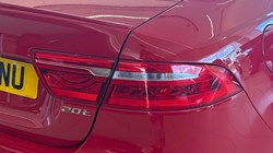 2019 (19) JAGUAR XE 2.0 Ingenium R-Sport 4dr Auto 5822769