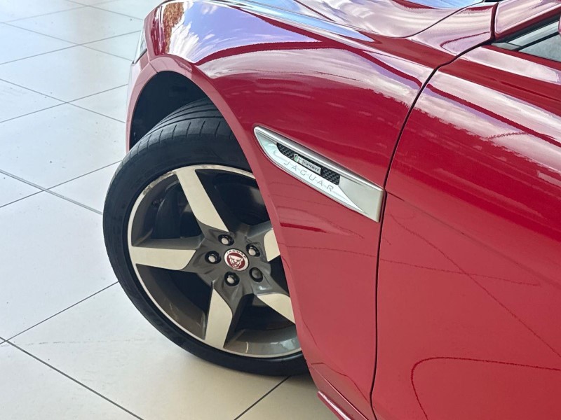2019 (19) JAGUAR XE 2.0 Ingenium R-Sport 4dr Auto 5822747