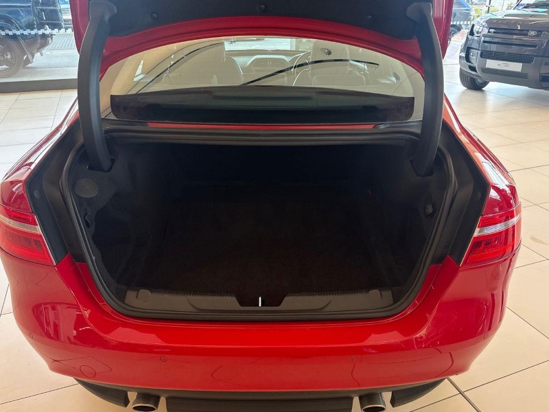 2019 (19) JAGUAR XE 2.0 Ingenium R-Sport 4dr Auto 5822737