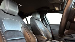 2019 (19) JAGUAR XE 2.0 Ingenium R-Sport 4dr Auto 5822752