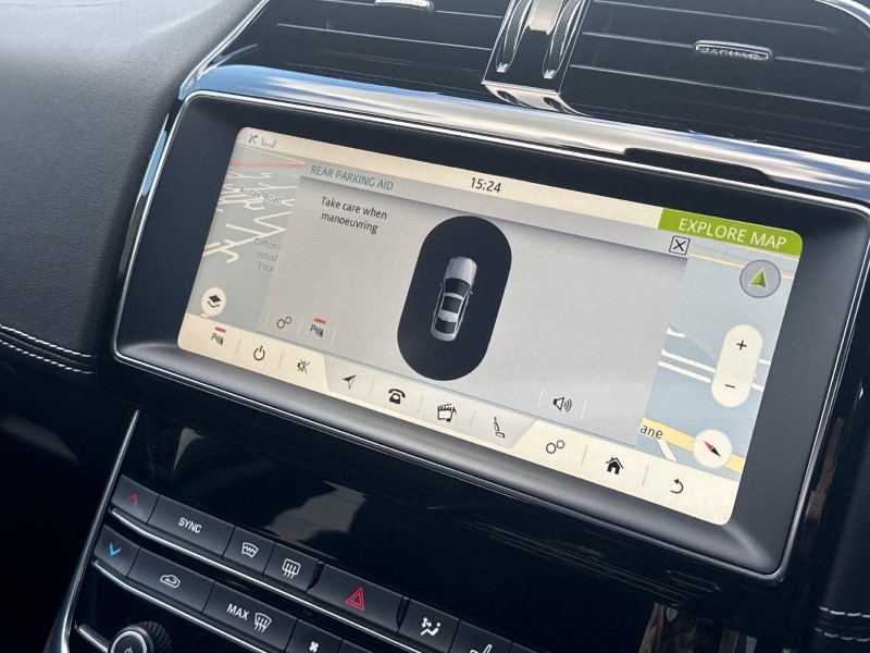 2019 (19) JAGUAR XE 2.0 Ingenium R-Sport 4dr Auto 5822739
