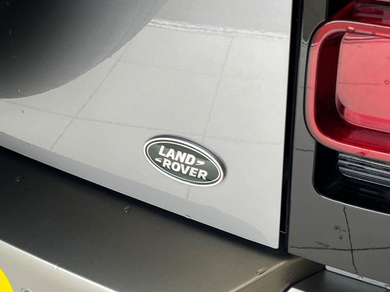 2023 (23) LAND ROVER DEFENDER 3.0 D250 X-Dynamic SE 110 5dr Auto [7 Seat] 5832483