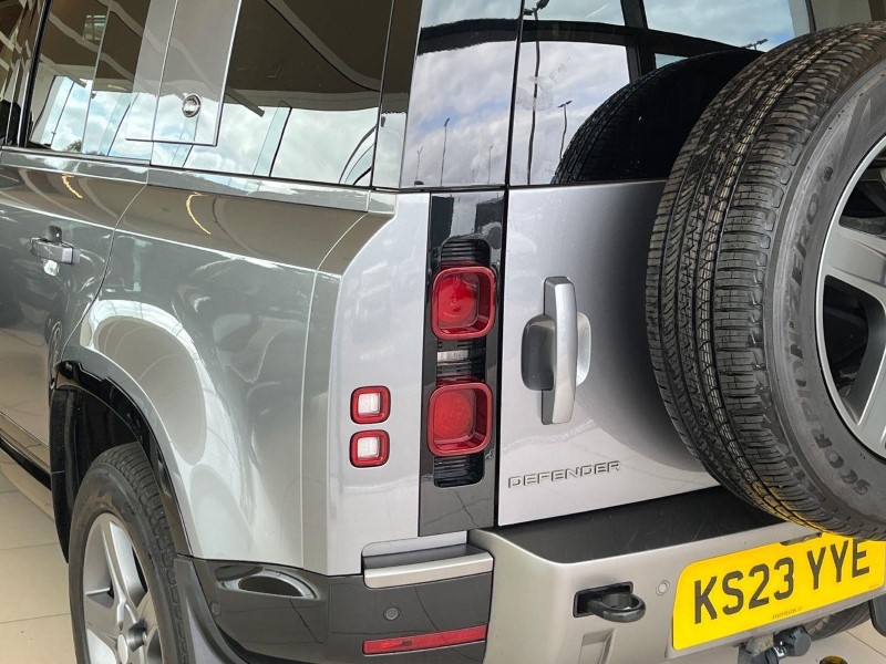 2023 (23) LAND ROVER DEFENDER 3.0 D250 X-Dynamic SE 110 5dr Auto [7 Seat] 5832457