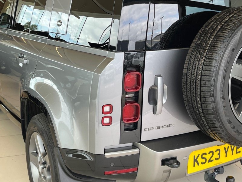 2023 (23) LAND ROVER DEFENDER 3.0 D250 X-Dynamic SE 110 5dr Auto [7 Seat] 5832485