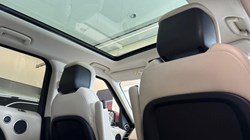2018 (68) LAND ROVER RANGE ROVER SPORT 3.0 SDV6 HSE 5dr Auto 5843699